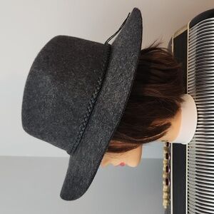NWOT - PISTIL BLACK 100% WOOL LARGE BRIM FEDORA